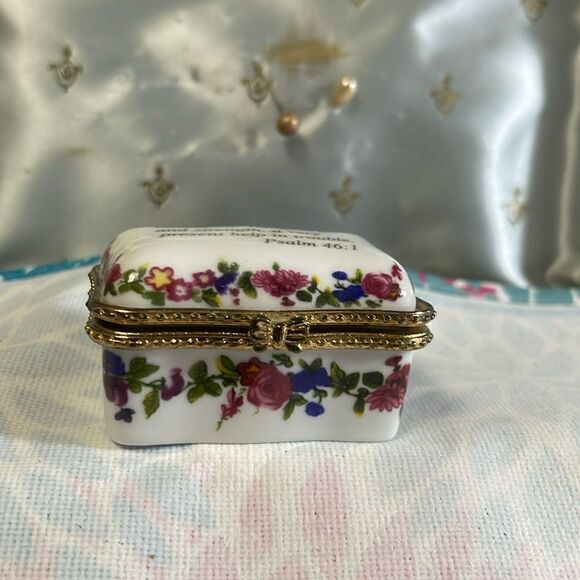 Beautiful Vintage Imperial Porcelain Trinket Rectangular Box - Picture 1 of 6